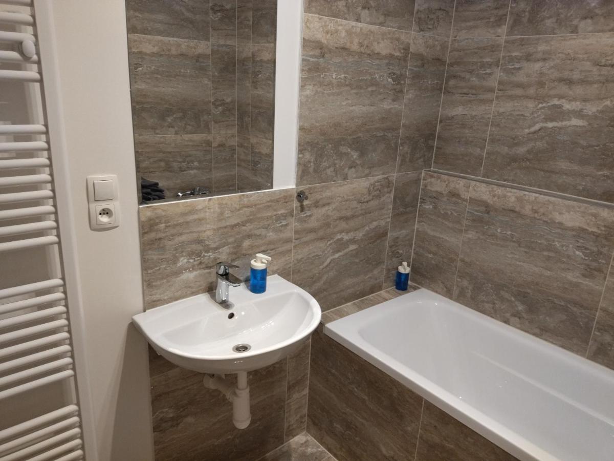 Brand New One Bedroom Apartment #54 In Brand New Building With Free Parking Prague Ngoại thất bức ảnh